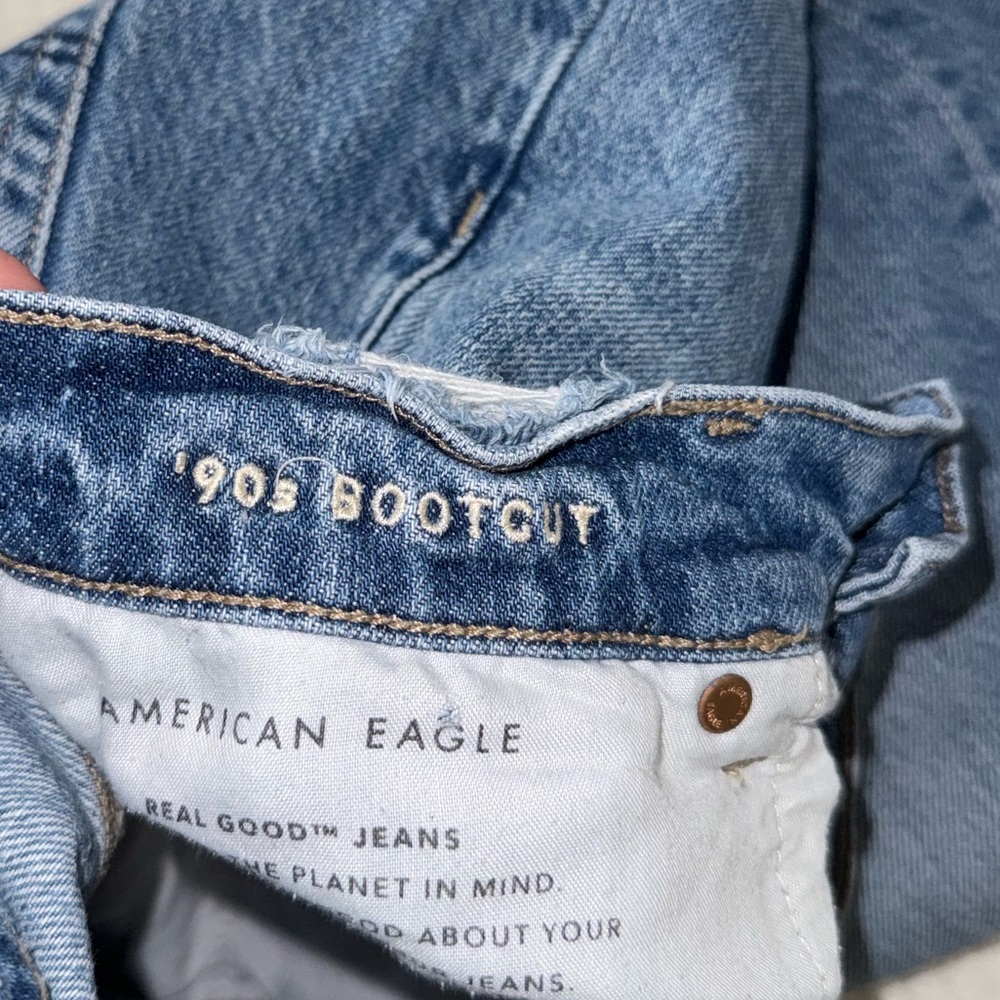 American Eagle Outfitters 90’s Bootcut Split Hem - Medium Wash Size- Size 8 - Picture 5 of 7